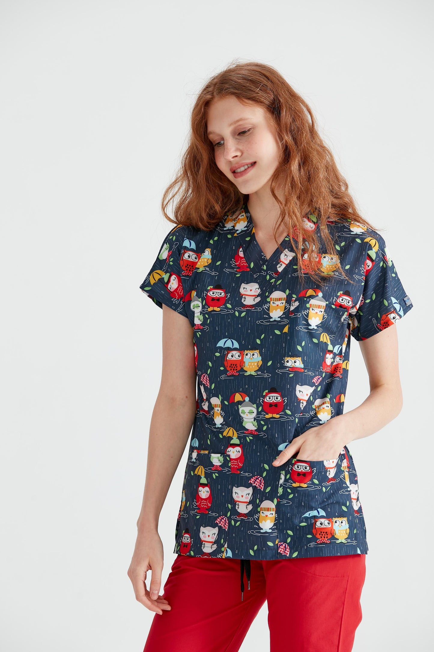 Bluza Medicala Elastan, Bleumarin cu Imprimeu, Femei - Model Uniforma Medicala Bufnite