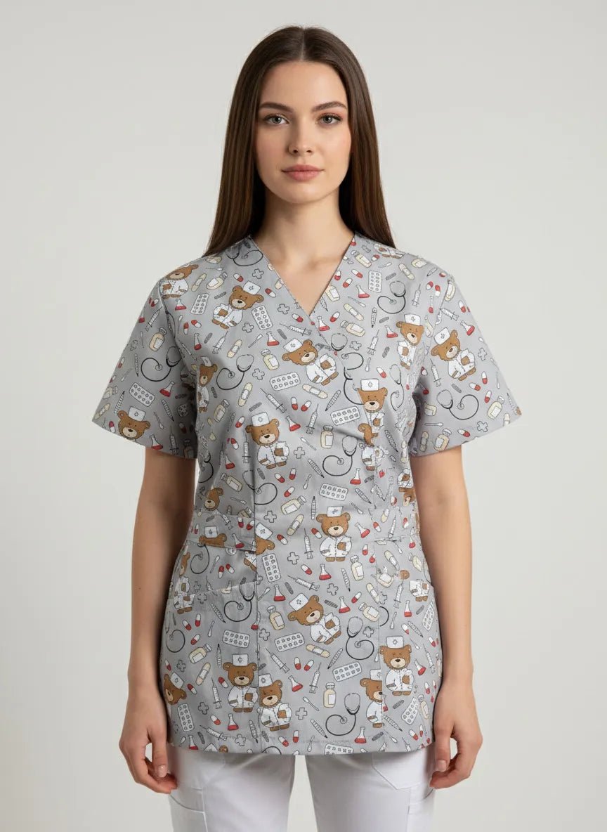 Bluza Medicala Kimono, Gri cu Imprimeu, Femei - Model Uniforma Medicala Teddy Bear Ursulet