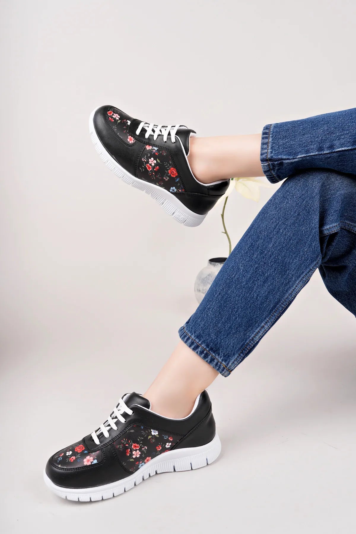 Women's sneakers, Black Flowers model