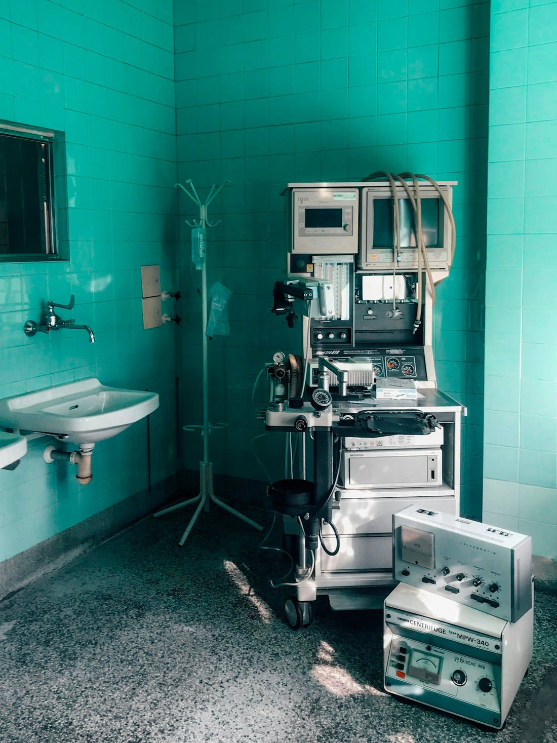 gray medical machine