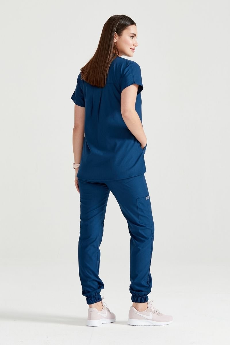Costum medical Albastru Indigo, Unisex - Model Activity