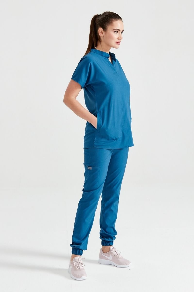 Costum Medical Albastru Petrol, Unisex - Petrol Blue - Model Activity
