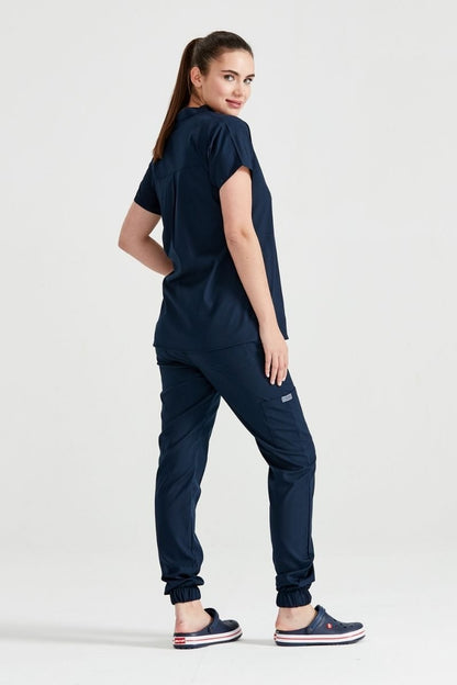 Costum Medical Bleumarin, Unisex - Model Activity in