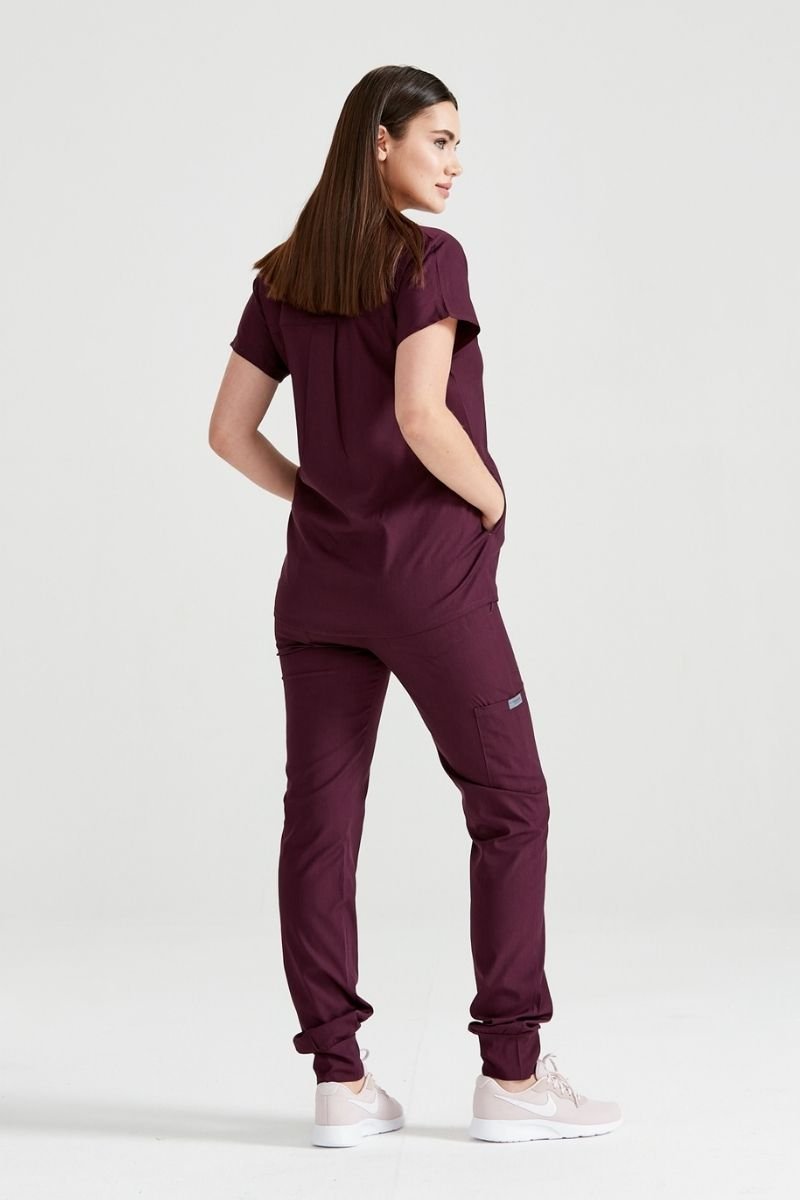 Costum Medical Grena, Unisex - Sour Cherry - Model Activity
