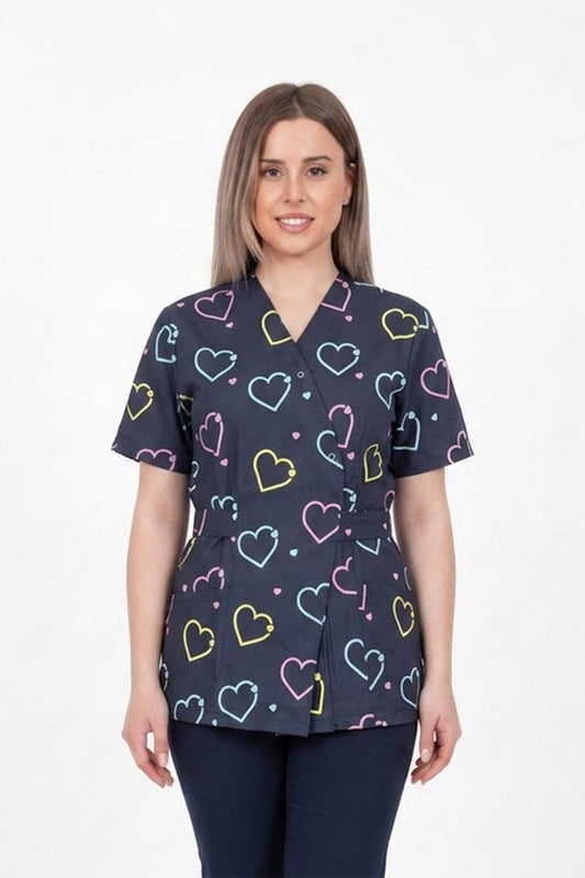 Bluza Medicala Kimono, Albastru cu Imprimeu, Femei - Model Uniforma Medicala Inimi Mari
