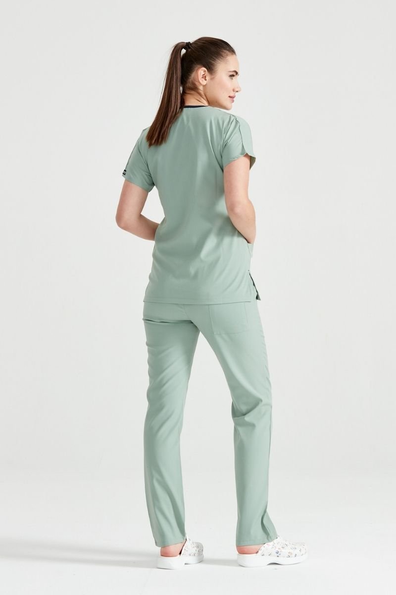 Costum Medical Verde Ou de Rata, Pentru Femei - Light Duck Egg Cream- Model Classic