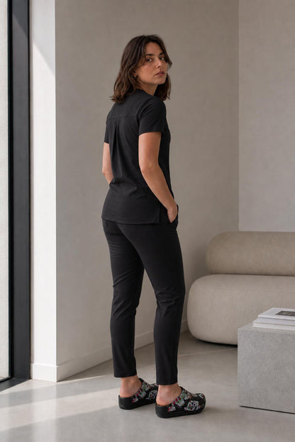 Costum medical din elastan pentru femei, Negru model Infinity