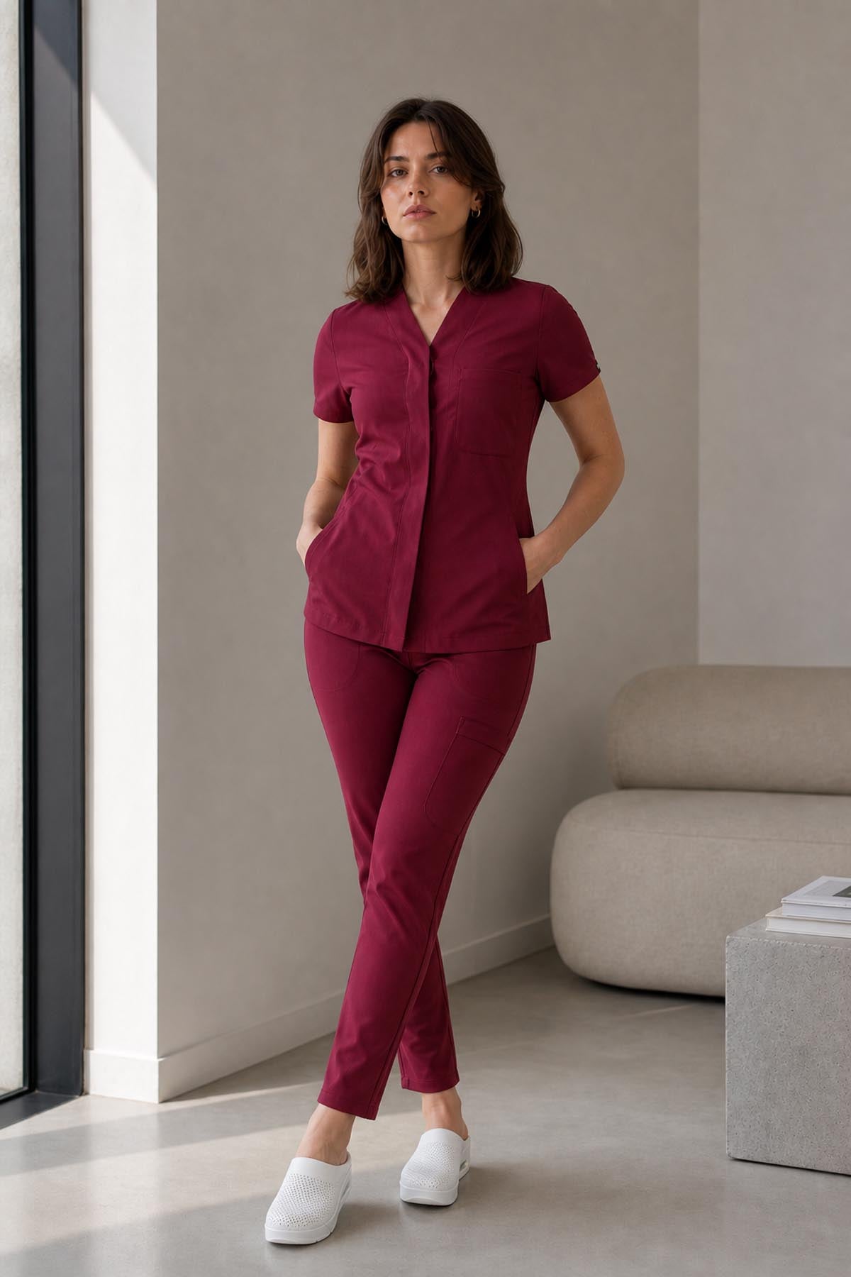 Costum medical din elastan pentru femei, Bordo model Infinity