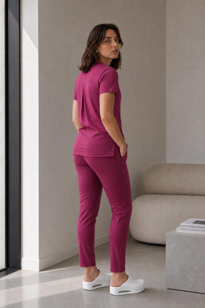 Costum medical din elastan pentru femei, Visiniu model Infinity