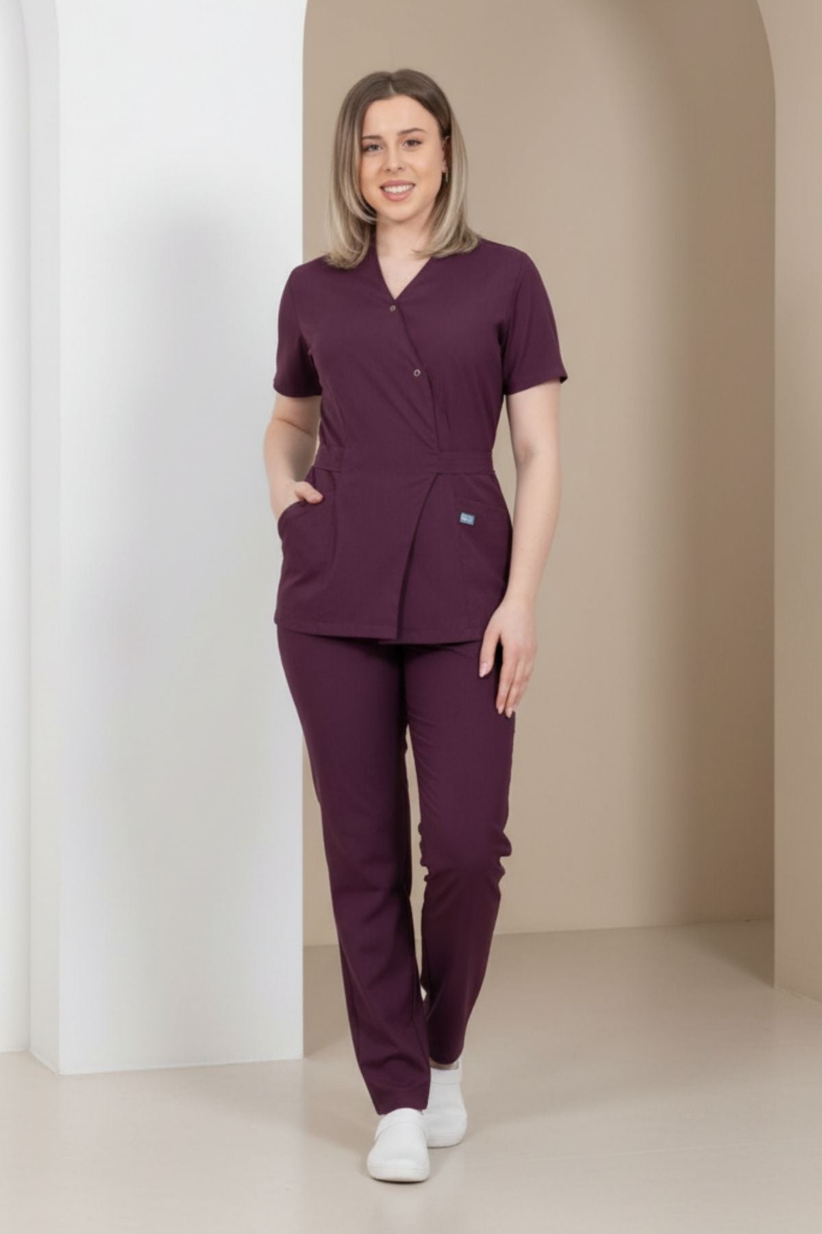 Costum Medical Kimono Elastan Pentru Femei, Culoarea Grena - Sour Cherry