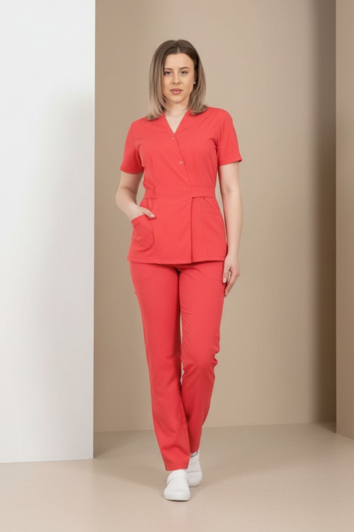 Costum Medical Kimono Elastan Pentru Femei, Culoarea Rosu Corai