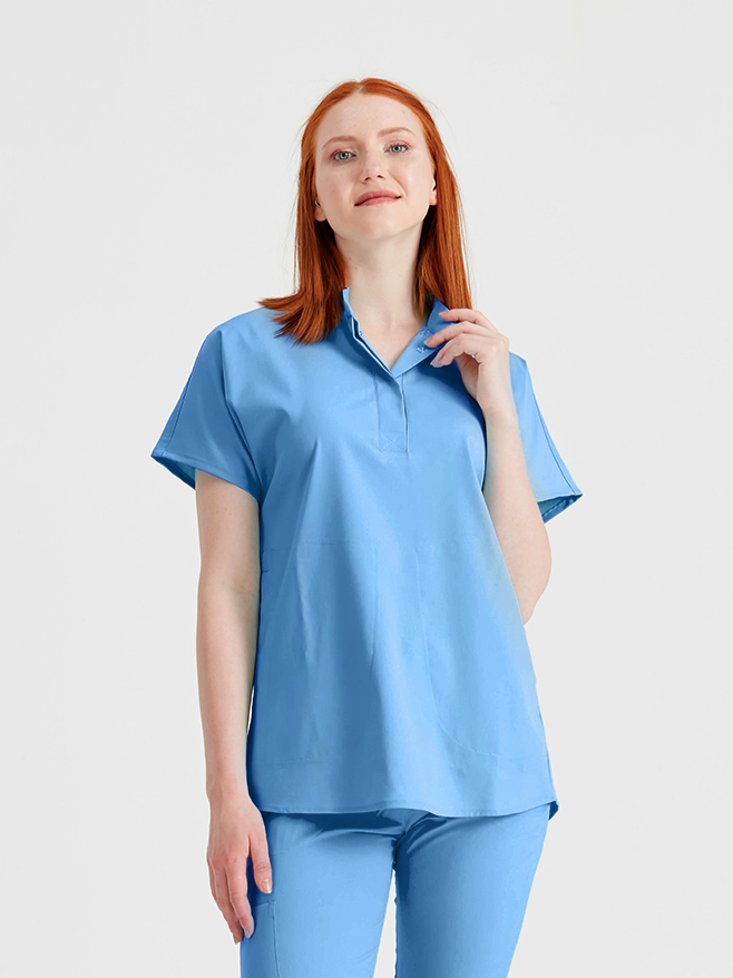 Asistenta medicala imbracata in costum medical, femei, albastru deschis - parliament, vedere din fata