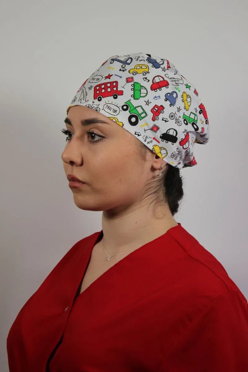 Boneta Medicala Alba Unisex, Imprimeu Masinute Colorate