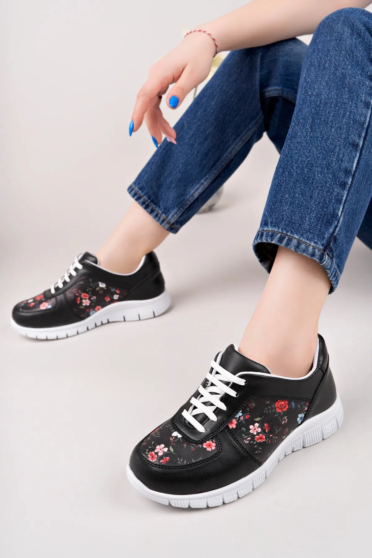 Women's sneakers, Black Flowers model