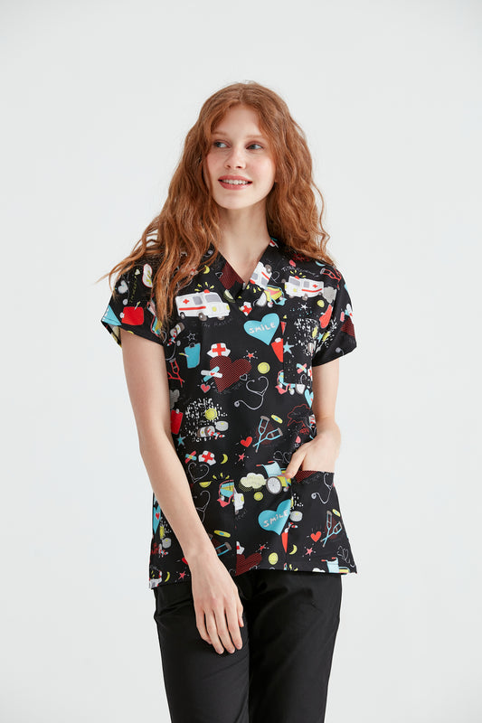 Asistenta medicala imbracata in bluza Ambulance Black, vedere din fata