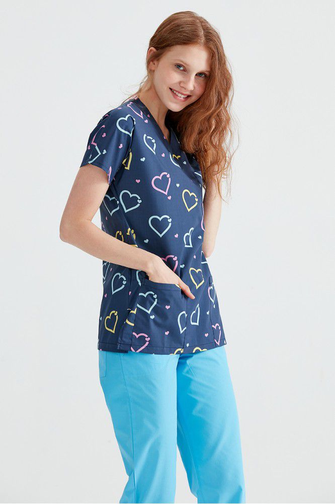 Bluza Medicala Bluemarin cu Imprimeu, Pentru Femei - Model Inimi Mari