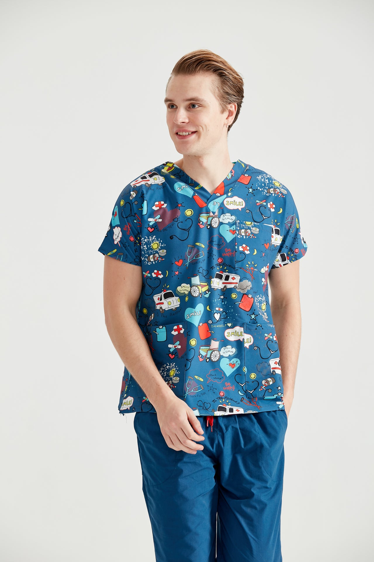 Asistent imbracat in bluza medicala pentru barbati, cu elastan, Ambulance Blue, vedere din fata