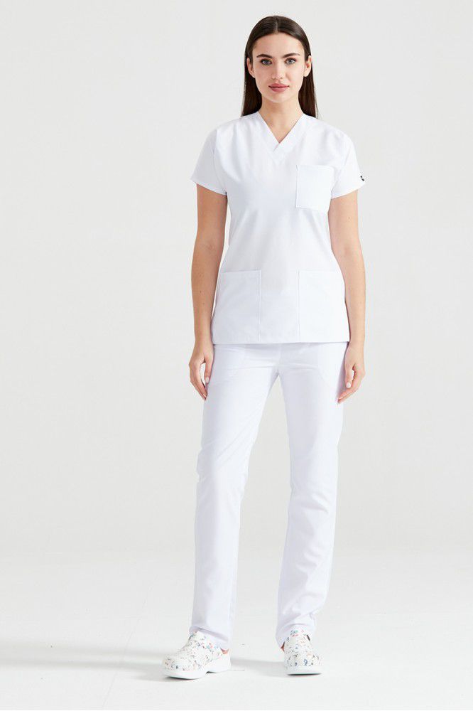 Asistenta medicala imbracata in costum medical de dama din elastan, alb - white, vedere din profil